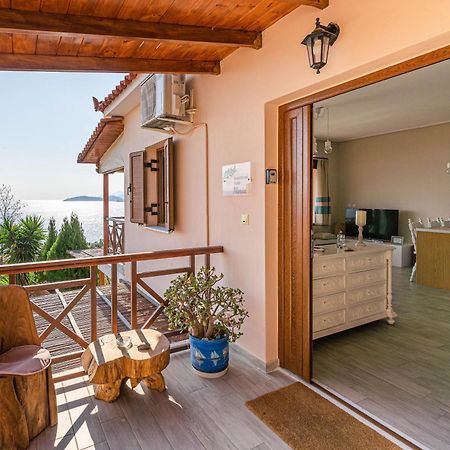 Paralio Astros Beachfront Suites Xiropigado Buitenkant foto
