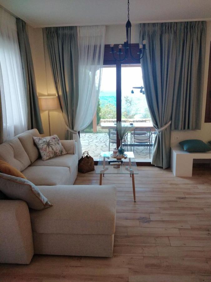 Paralio Astros Beachfront Suites Xiropigado Buitenkant foto