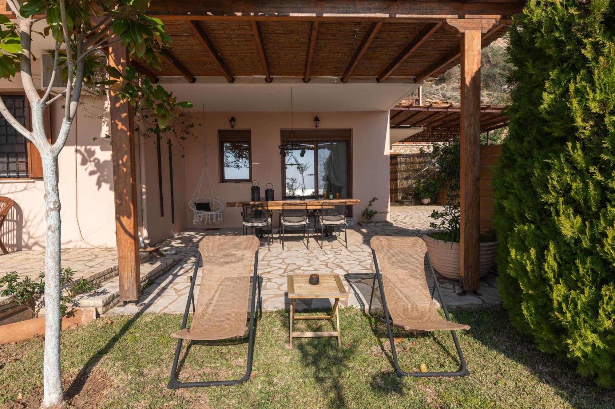 Paralio Astros Beachfront Suites Xiropigado Buitenkant foto