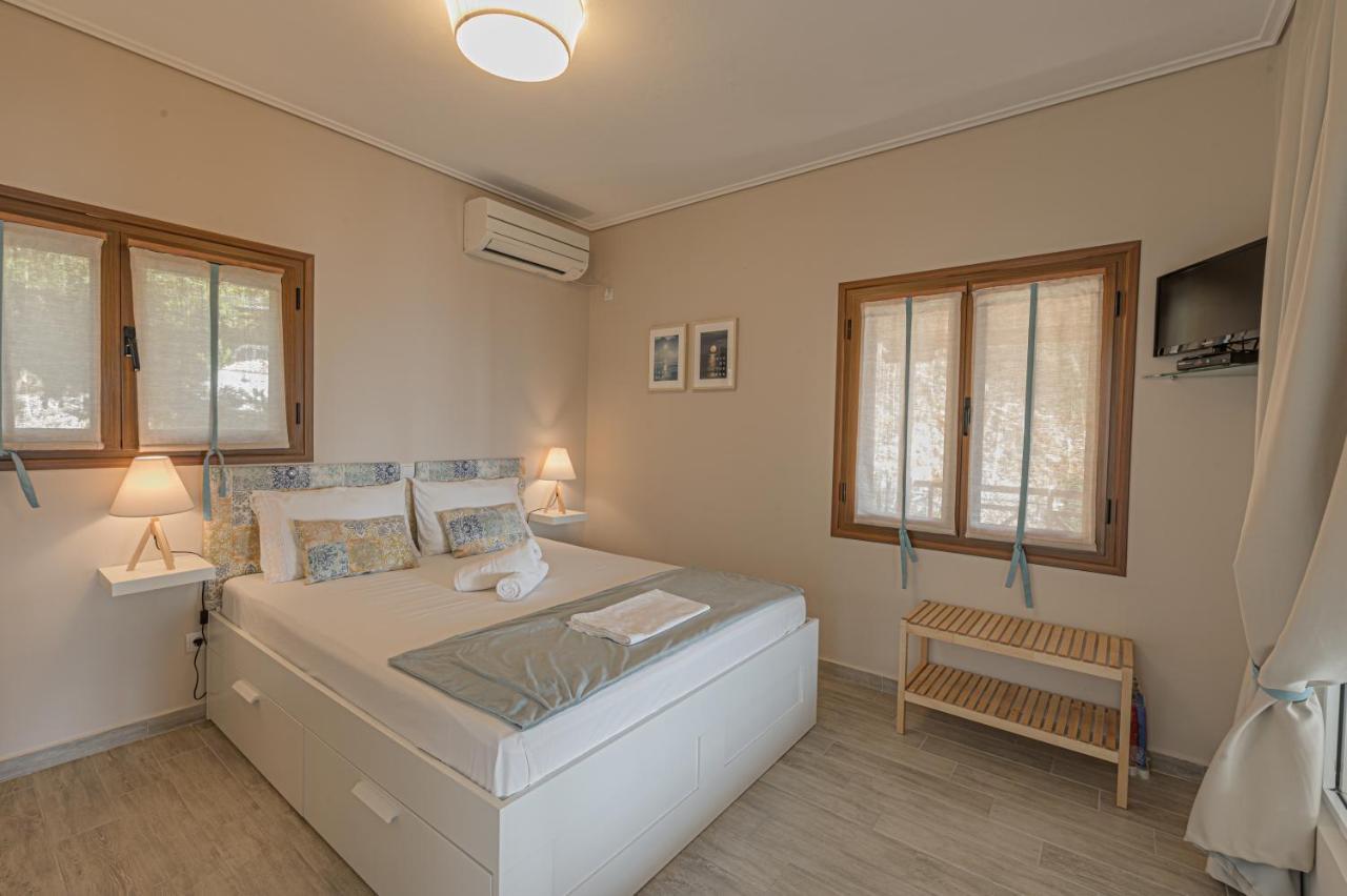 Paralio Astros Beachfront Suites Xiropigado Buitenkant foto