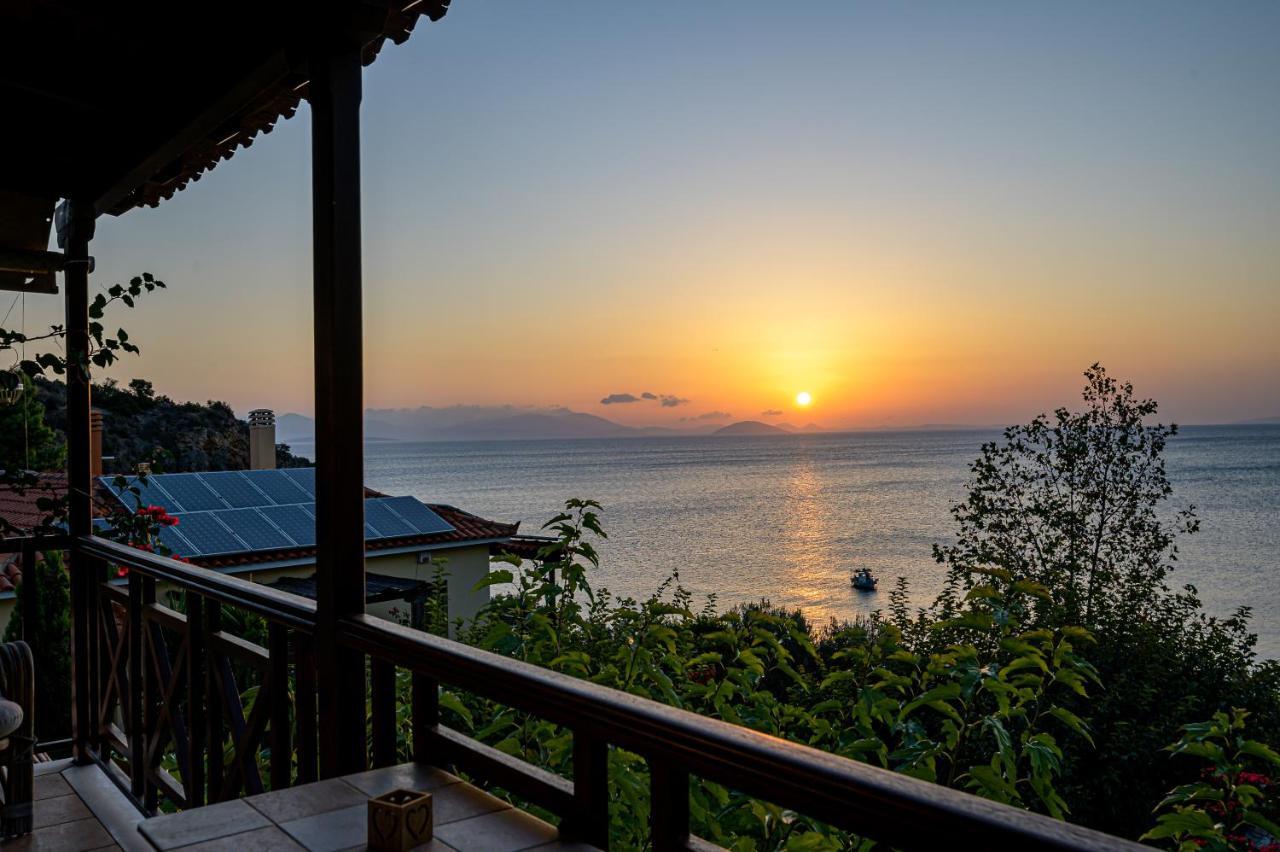 Paralio Astros Beachfront Suites Xiropigado Buitenkant foto